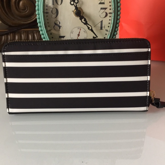 Moving sale! Kate Spade ♠️ neda wallet - Picture 4 of 8